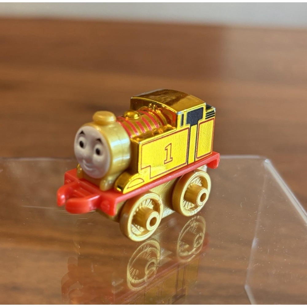 Thomas & Friends Minis Metallic Gold 2 Inch Mini Train Vehicle Toy Mattel